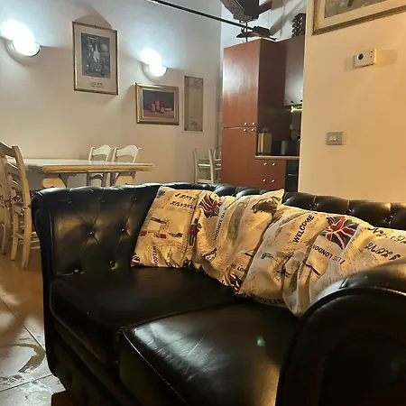 Διαμέρισμα 4 *